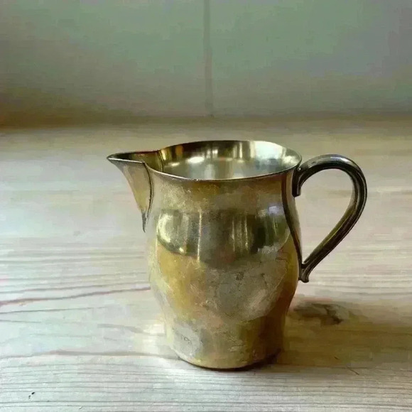 Wm Rogers Paul Revere Reproduction Silverplated Cream Pitcher Vintage - Picture 1 of 6